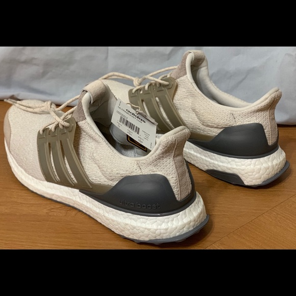 Ultra Boost LUX SNS Vintage White consortium NWT - Picture 4 of 8